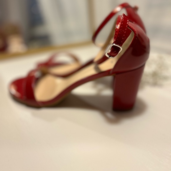 Open Toe Crisscross Straps High Heel - Picture 5 of 8